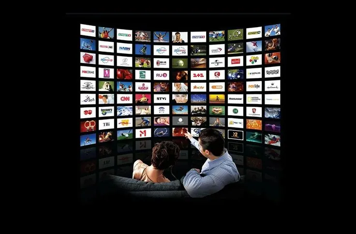Muur met tv-zenders